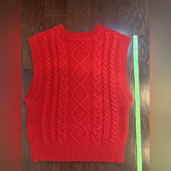 WILFRED ALPS VEST, CRIMSON RED - Picture 2 of 6